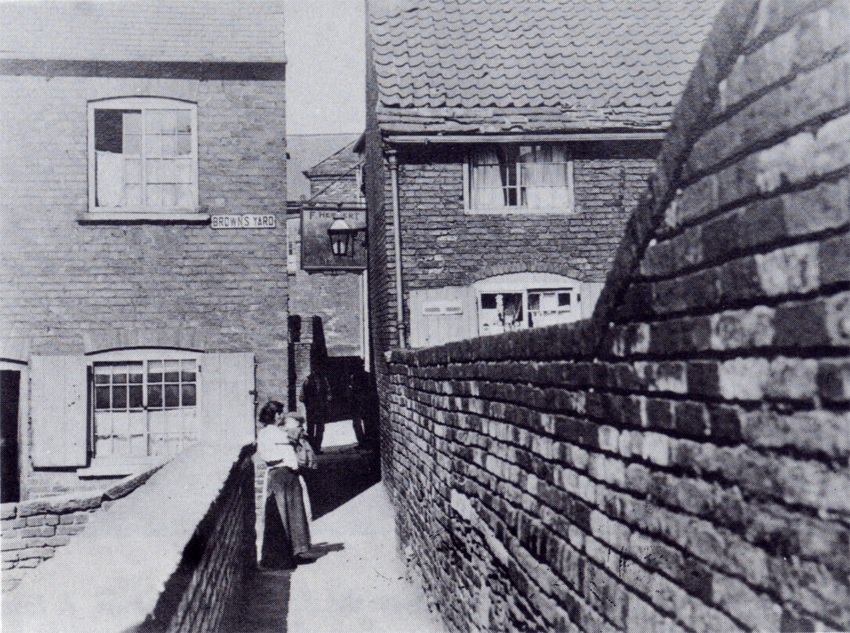 Browns Yard and Dog & Gun